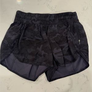 Lululemon Tracker short 4”